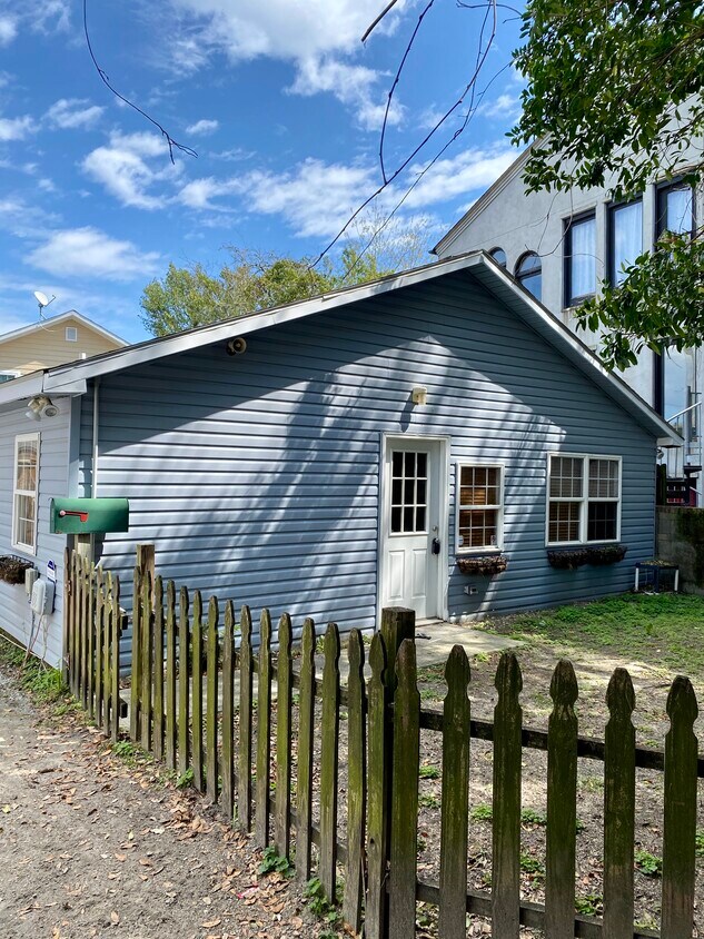 63 Grove St, Charleston, SC 29403 63 Grove St Charleston, SC