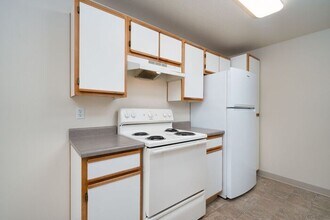 Building Photo - 1519 SE Roberts Dr