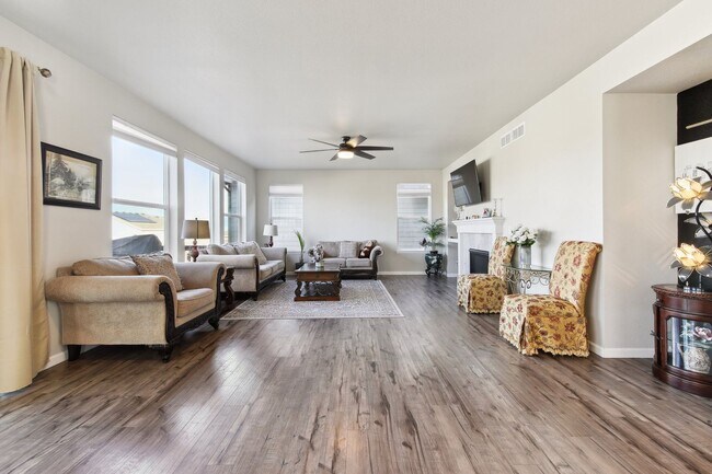 Foto del edificio - Check out this fantastic home nestled in the highly desirable Candelas community - Available Sept...