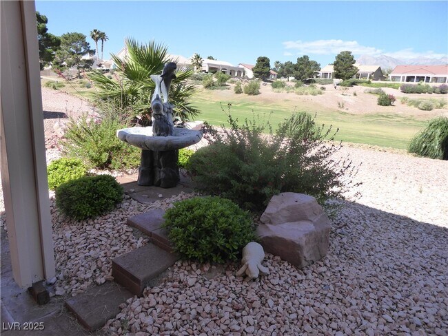Building Photo - 2545 Youngdale Dr