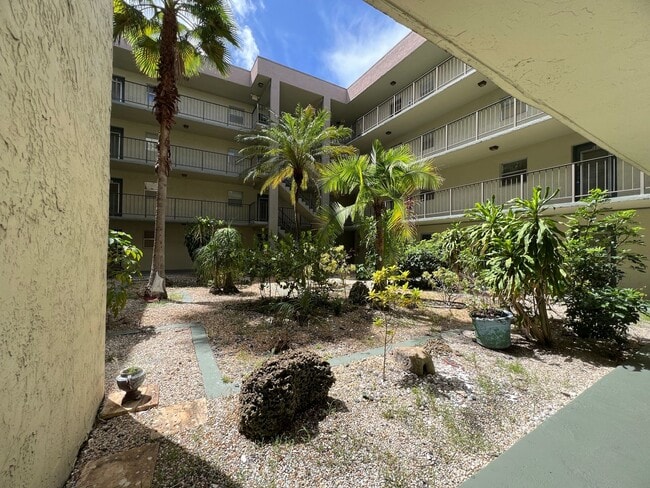 Photo - Great unit with pool view, pretty tile flooring. Apartment