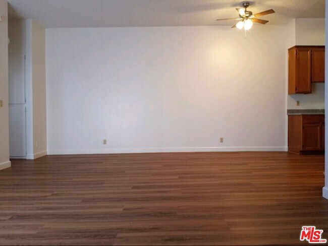 Building Photo - 4142 Rosewood Ave