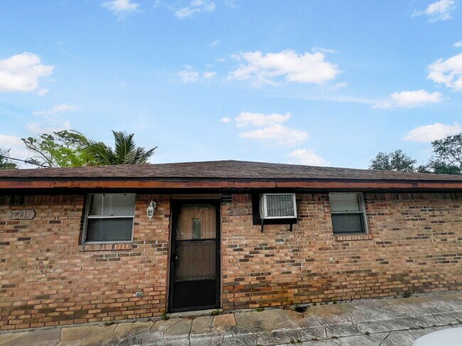 Building Photo - 27917 Washington St