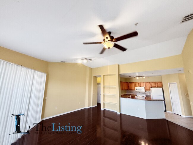 Foto del edificio - 6153 Metrowest Blvd