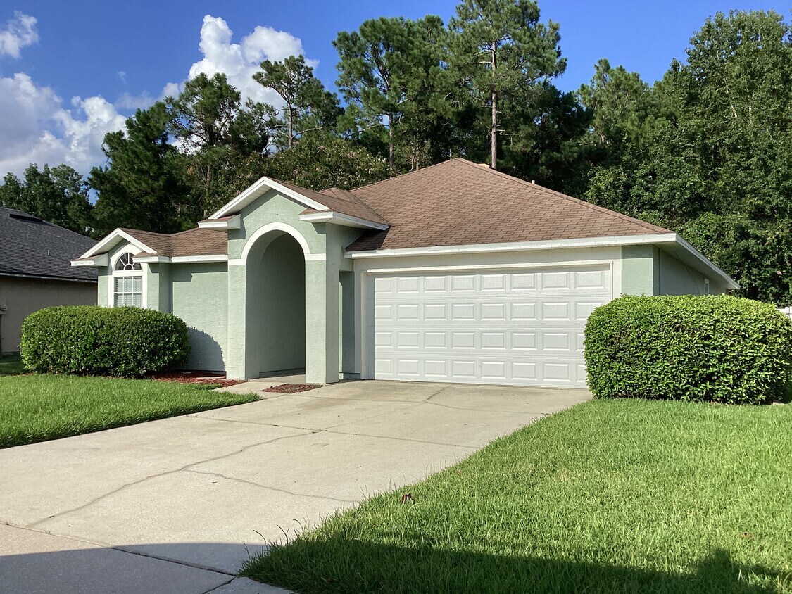 Foto principal - 220 Southlake Dr