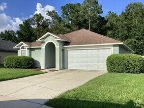 Building Photo - 220 Southlake Dr