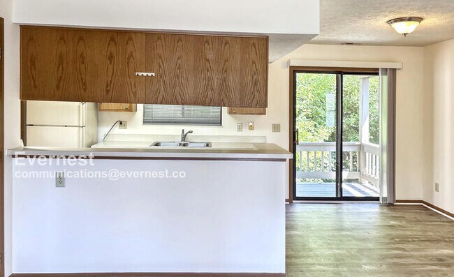 Foto del edificio - 2-Bedroom Condo with Laundry Hookups / Pet...