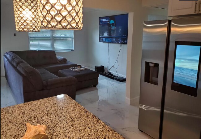 Foto del edificio - 554 81st Ave N