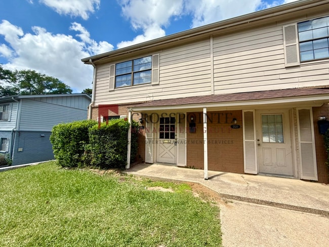 Foto del edificio - Available now! Beautiful 3 bedroom 1.5 bath Townhome in Tyler!