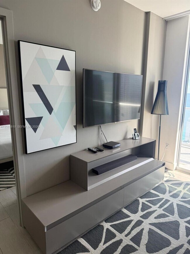 Building Photo - 4010 S Ocean Dr