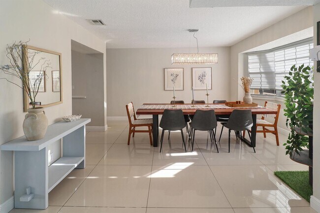 Foto del edificio - 11303 Lakeview Dr
