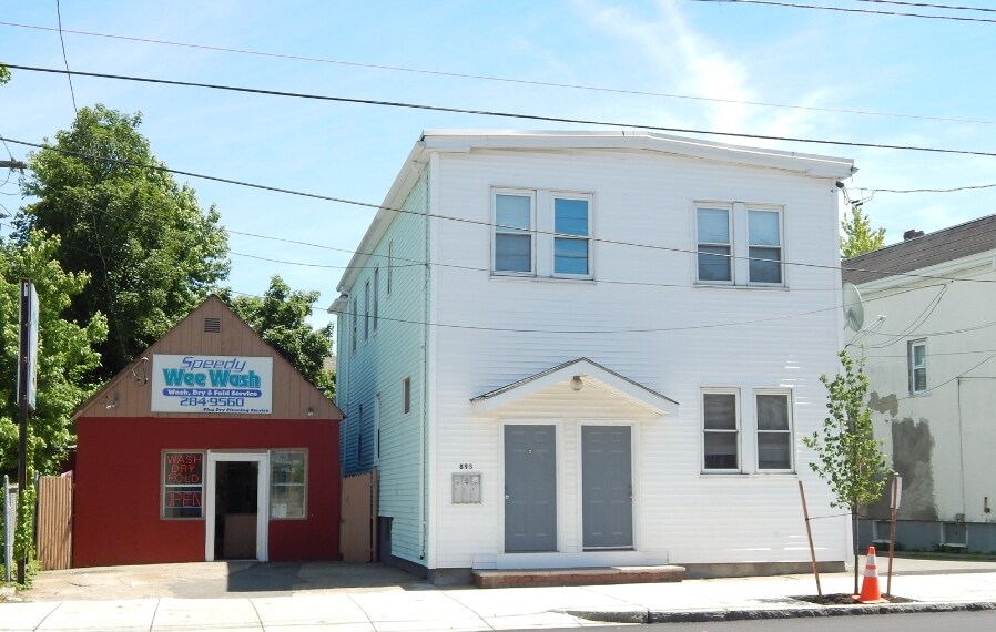 Primary Photo - 895 Broadway