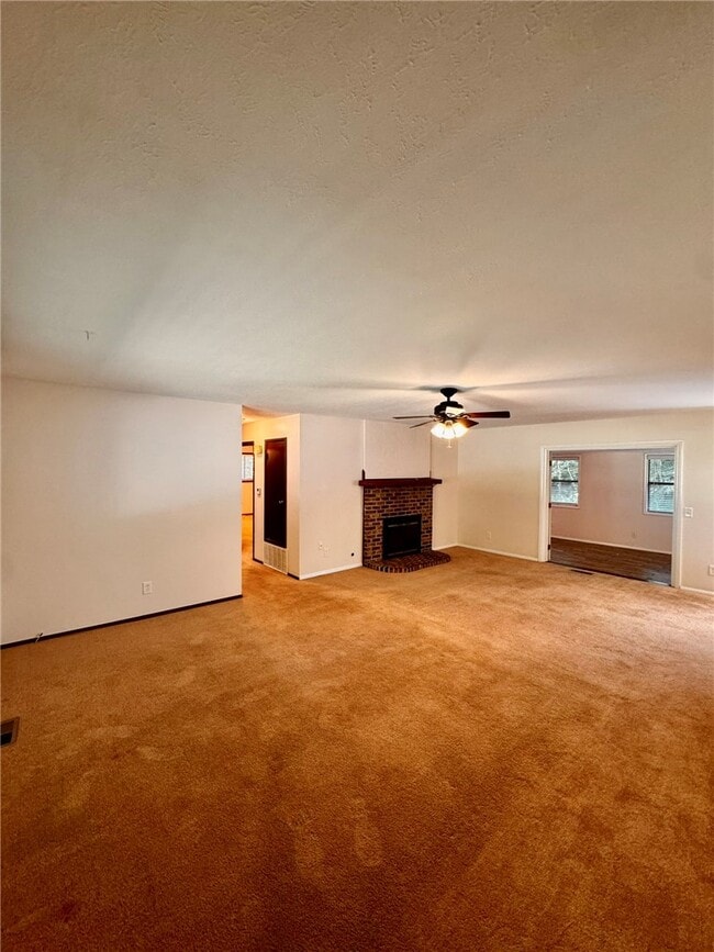 Foto del edificio - 9108 Bluff Dr