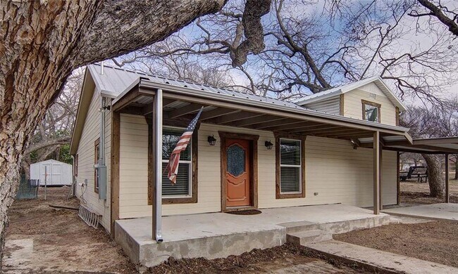 Foto del edificio - 311 Soward Ave