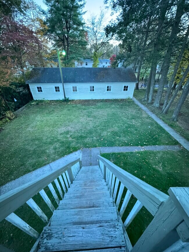 Foto del edificio - 1169 W Main St