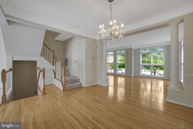 Building Photo - 5026 Gardner Dr