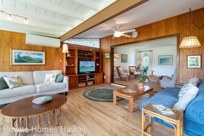 Building Photo - 3 br, 2 bath House - 251 Kakahiaka Street