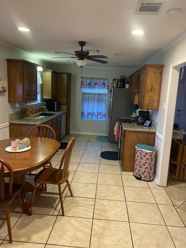 Building Photo - 2736 Elk Rd