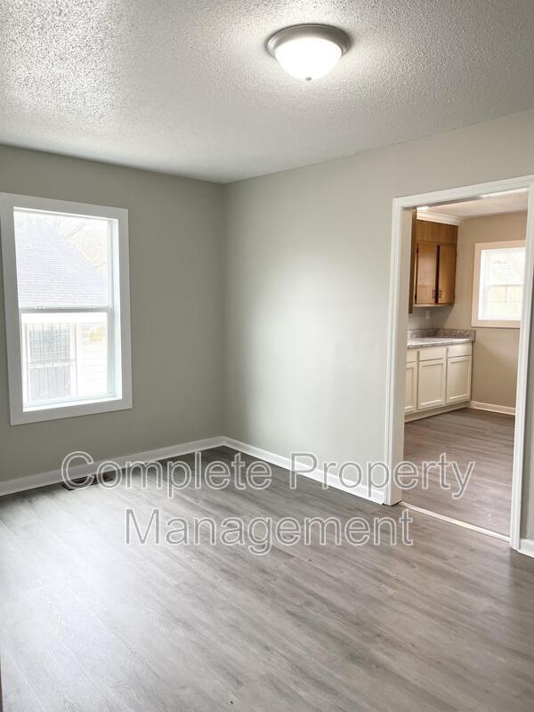 Building Photo - 224 Oregon St