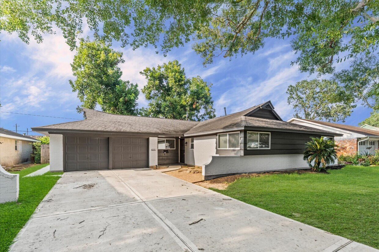 Foto principal - 8231 Garden Parks Dr