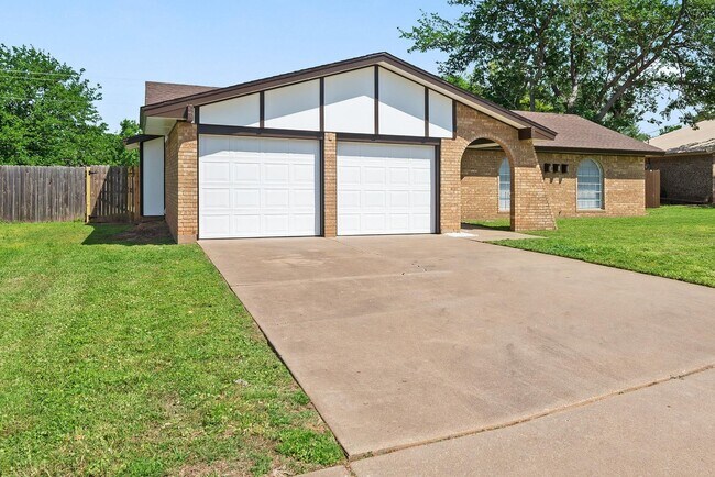 Building Photo - 5 Chanute Cir