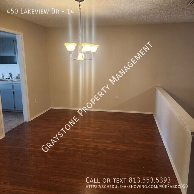 Foto del edificio - 450 Lakeview Dr