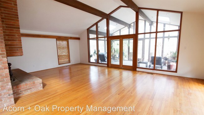 Building Photo - 5 br, 3 bath House - 604 Brookview Drive