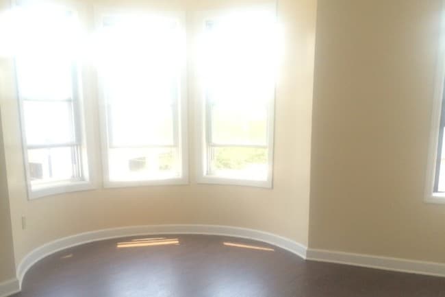 Building Photo - 182 Ferry St