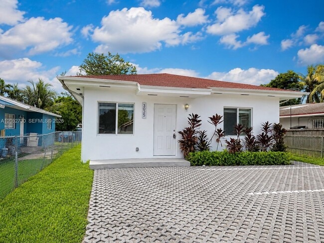 Foto del edificio - 3027 NW 23rd Ave