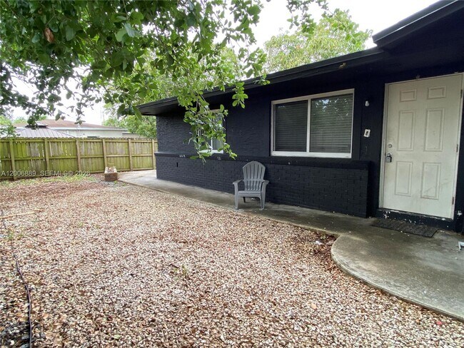 Foto del edificio - 6132 SW 39th St