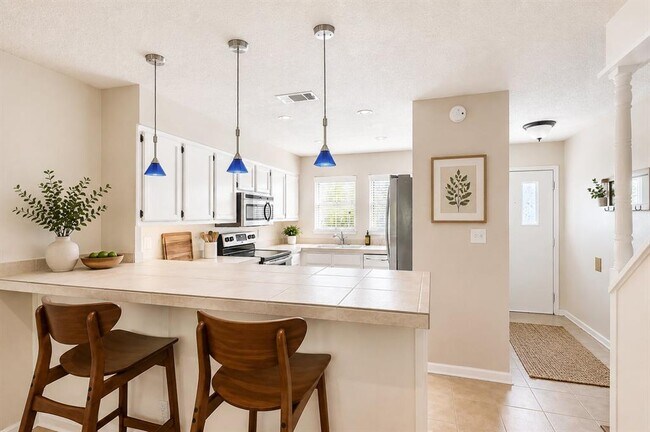 Foto del edificio - 1404 Norwalk Ln