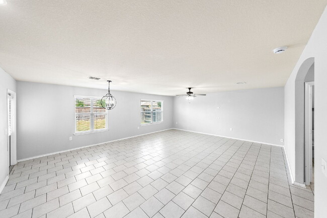 Building Photo - Welcome to The Bowen Floor Plan - 2 WEEKS ...