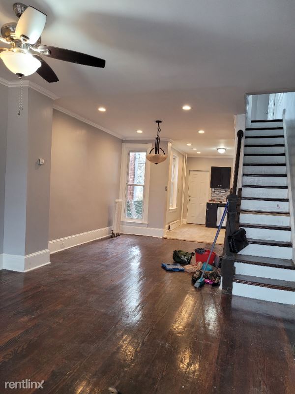 Building Photo - 3 br, 1 bath House - 4901 N Lawrence St