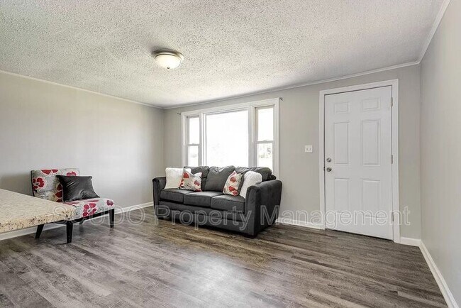 Foto del edificio - 820 S Woodland Ave