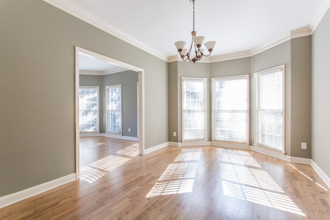 Building Photo - 123 Candler Oaks Ln