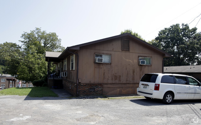 Building Photo - Midlake Apartments