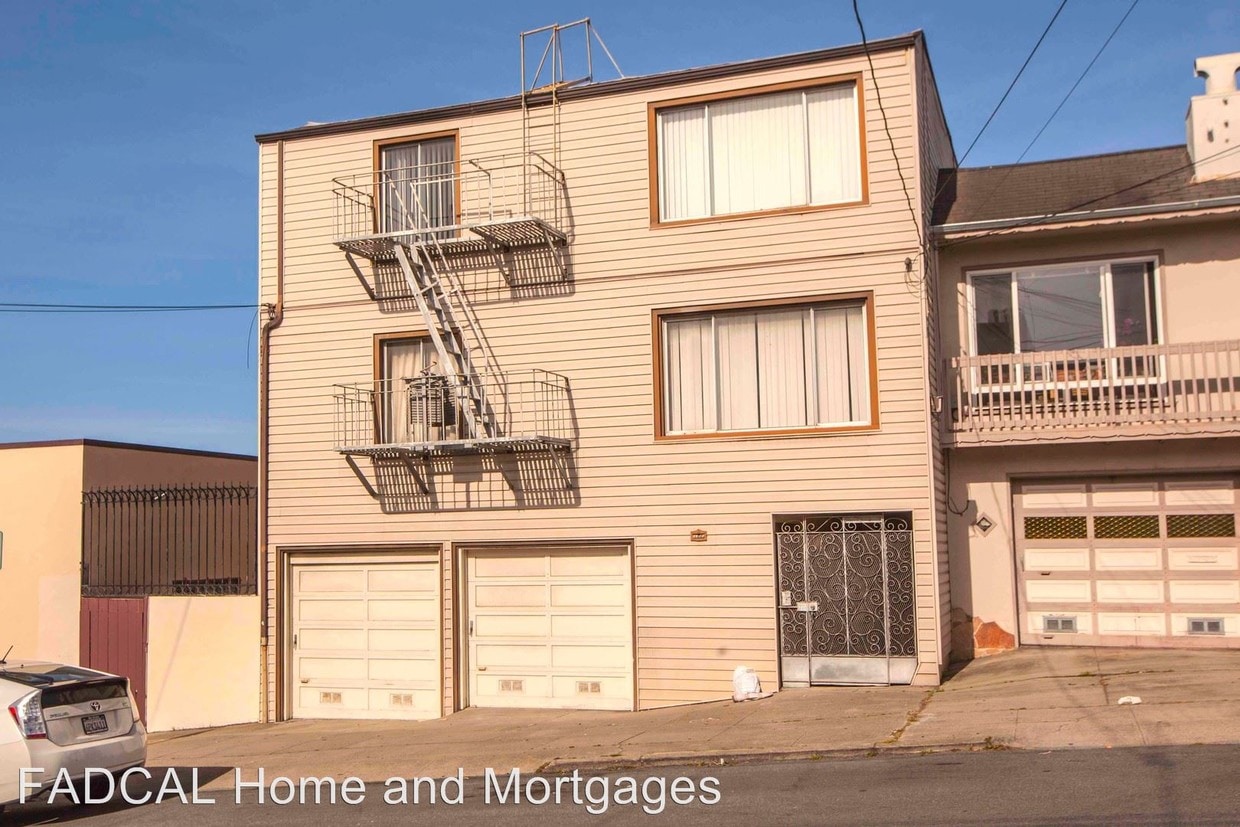Primary Photo - 2385 40th Ave