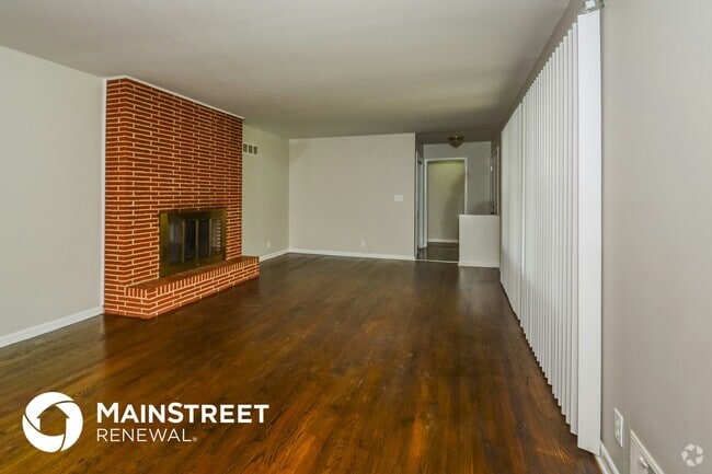 Building Photo - 3631 S Forest Ave