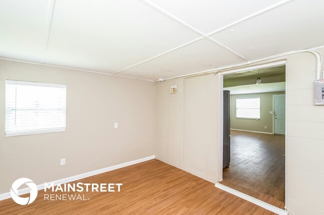 Building Photo - 1038 Pheasant Dr