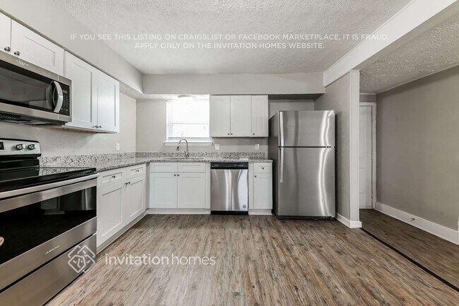 Building Photo - 2740 Blue Ridge Dr