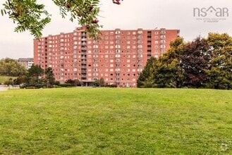 Building Photo - 45 Vimy Ave