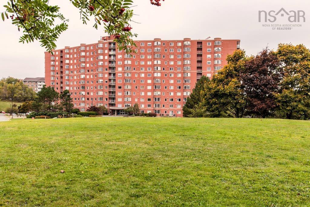 Primary Photo - 45 Vimy Ave