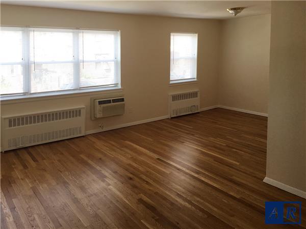 Primary Photo - 270 81st St