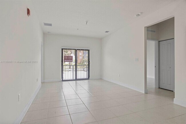 Foto del edificio - 8001 NW 41st St