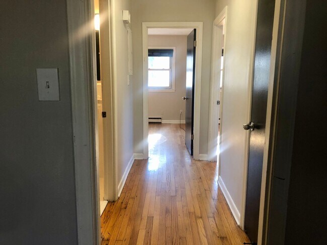Foto del edificio - Awesome 2BR/1Bathroom Apartment in popular LAKEWOOD near Duke University!