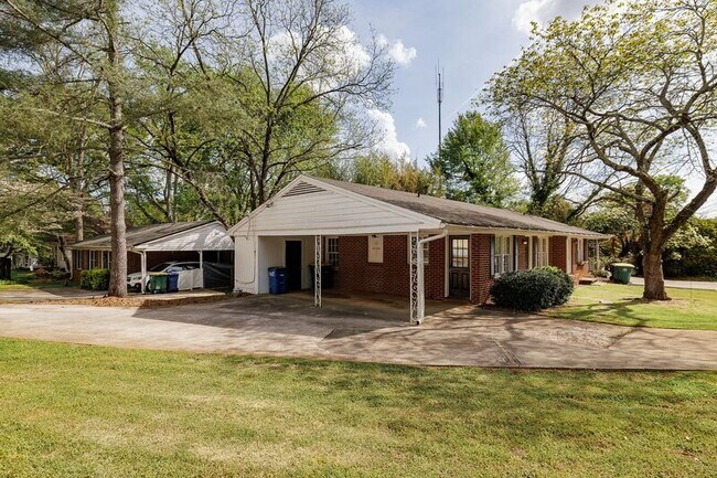 Foto del edificio - 2019 S Lumpkin St