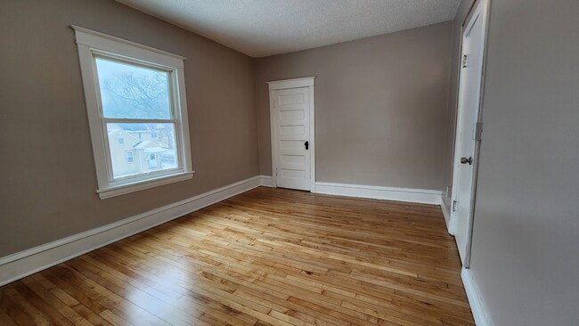 Building Photo - 415 23rd Ave N