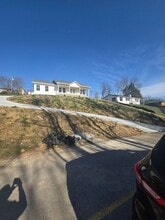 Building Photo - 324 Wilson Hurst St