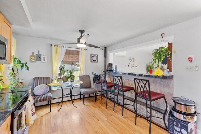 Kitchen/Dinning Combo - 57 June St