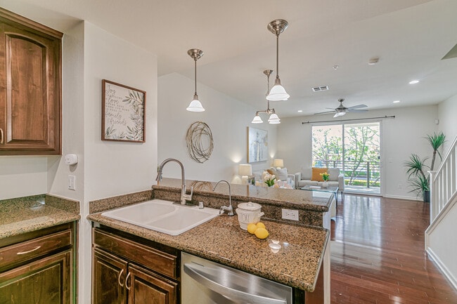 Building Photo - 40733 Greystone Ter